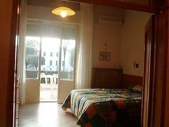 Lastra Bed & Car *